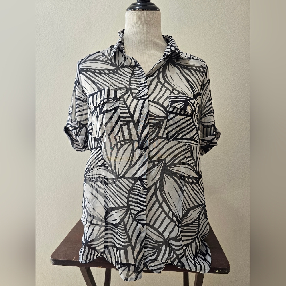 NICOLA Black and White Leaf Print Button Down Shirt